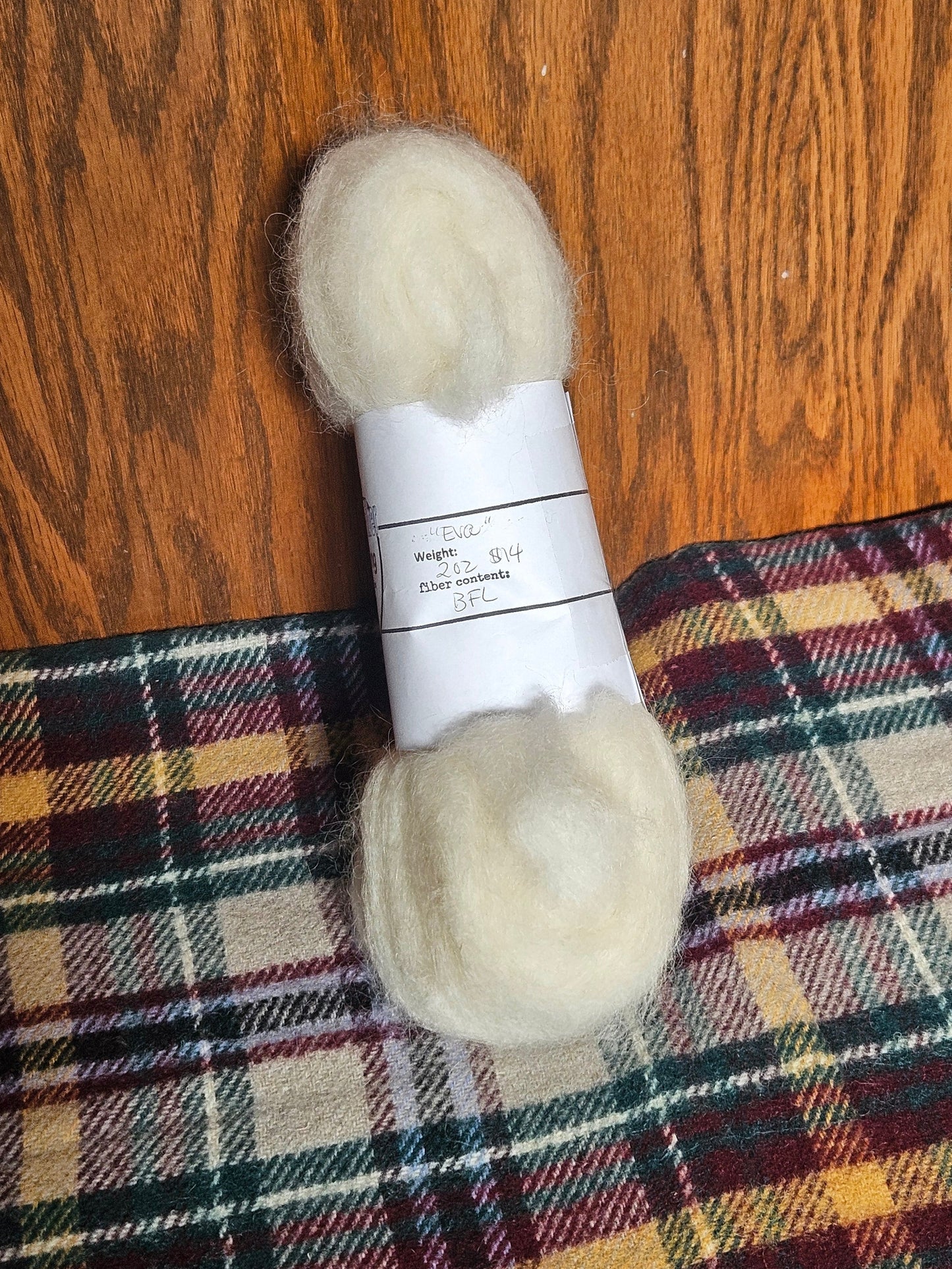 White Blue Faced Leicester Wool Carded Roving 2 oz